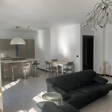 Casa Azzurra Con Balcone A Due Passi Dal Mare Lägenhet
