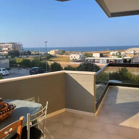 Lägenhet Casa Azzurra Con Balcone A Due Passi Dal Mare